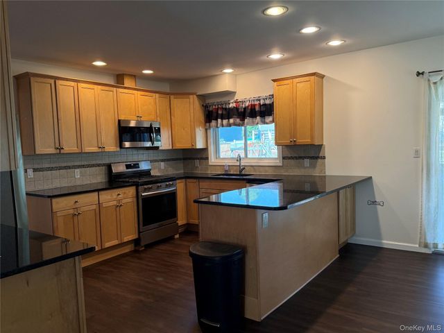 55 Lester Avenue, Freeport, NY 11520