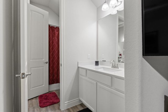 321 Lightcliff ST, Hutto, TX 78634