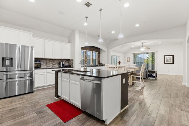 321 Lightcliff ST, Hutto, TX 78634