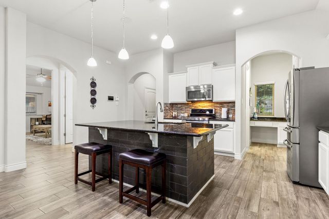 321 Lightcliff ST, Hutto, TX 78634