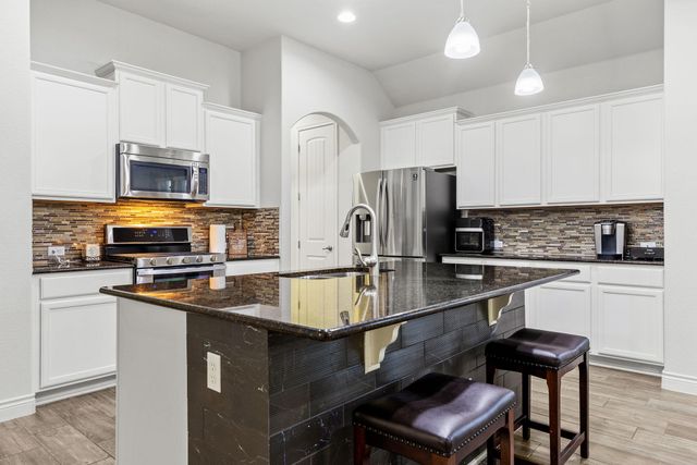 321 Lightcliff ST, Hutto, TX 78634