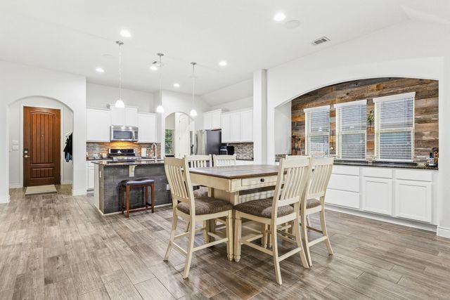 321 Lightcliff ST, Hutto, TX 78634