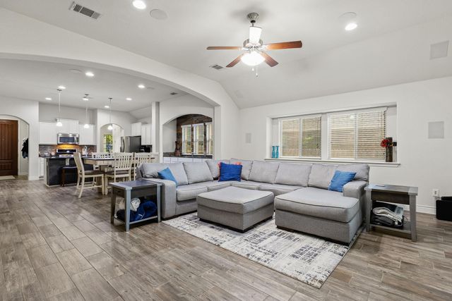 321 Lightcliff ST, Hutto, TX 78634