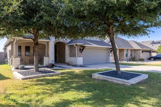 321 Lightcliff ST, Hutto, TX 78634