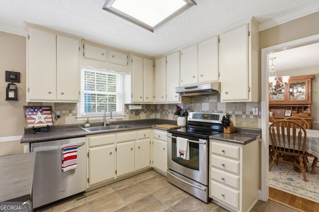 129 Foxdale Court, Toccoa, GA 30577