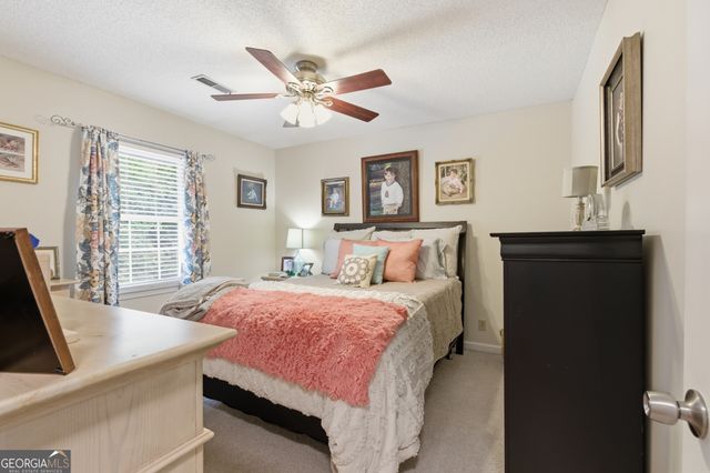 129 Foxdale Court, Toccoa, GA 30577