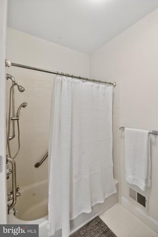 12 FRINGE TREE CT, Princeton, NJ 08540