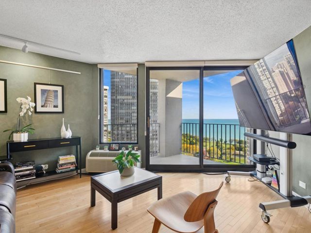 5320 N Sheridan Road 2509, Chicago, IL 60640