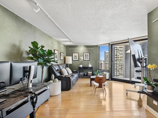 5320 N Sheridan Road 2509, Chicago, IL 60640