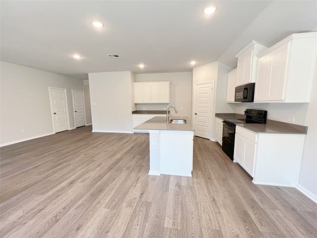 1817 Saint James Place Lane, Anna, TX 75409