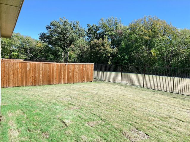 1817 Saint James Place Lane, Anna, TX 75409