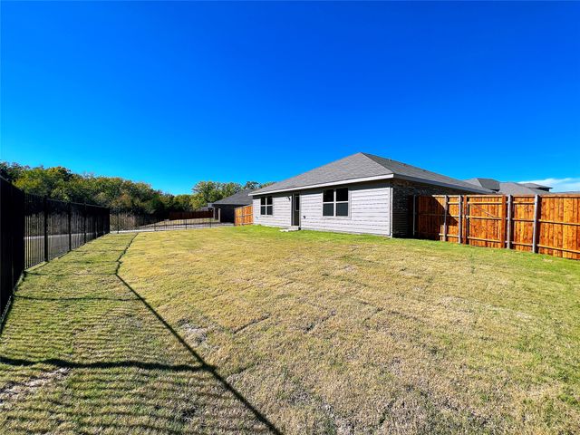 1817 Saint James Place Lane, Anna, TX 75409