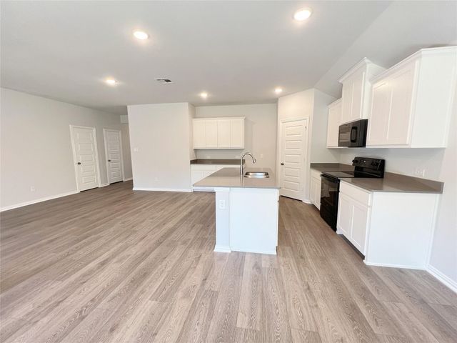 1817 Saint James Place Lane, Anna, TX 75409