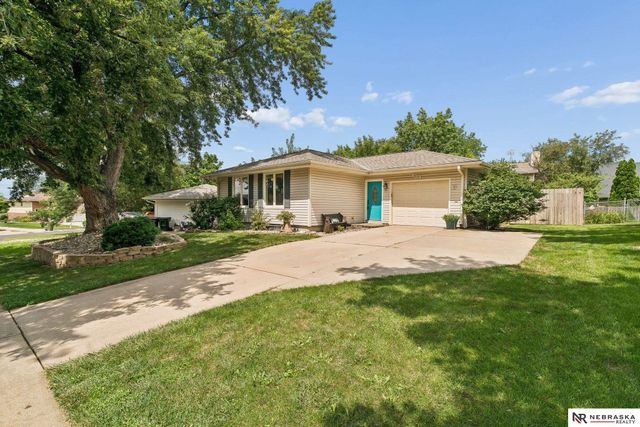 8520 Morning Glory Lane, Lincoln, NE 68505