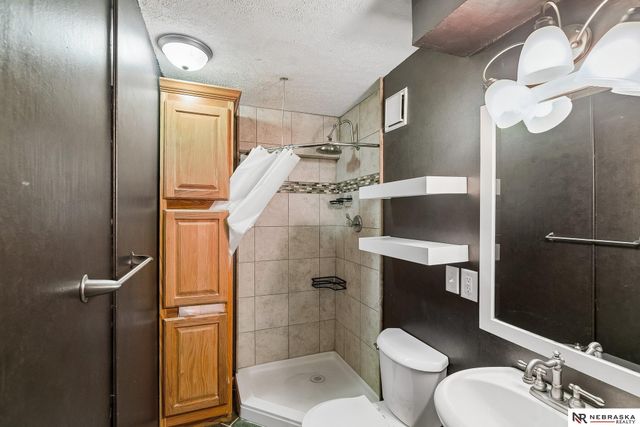8520 Morning Glory Lane, Lincoln, NE 68505