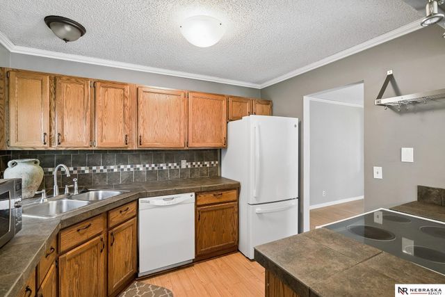 8520 Morning Glory Lane, Lincoln, NE 68505