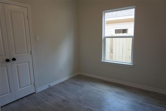 9868 Arbor Oak Street, Willis, TX 77318