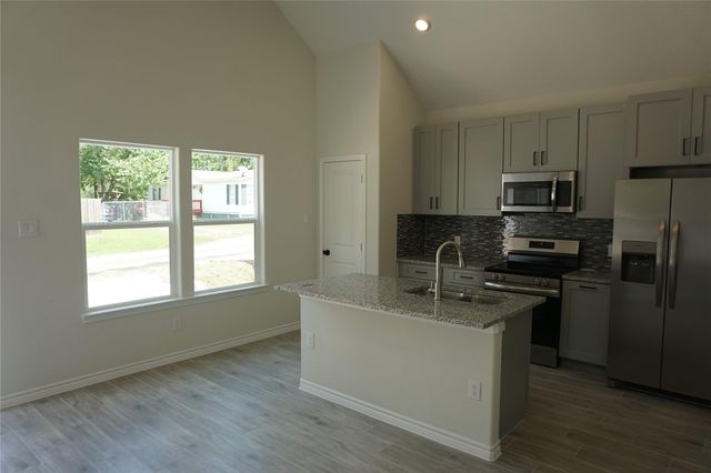 9868 Arbor Oak Street, Willis, TX 77318