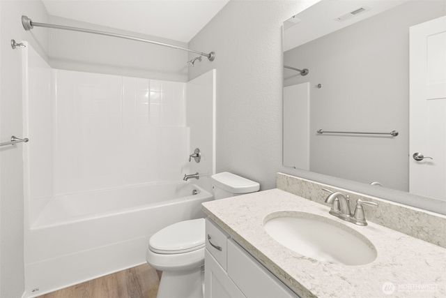 1430 Stillwaters Avenue, Centralia, WA 98531