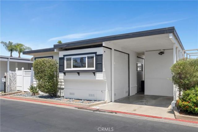 94 Yorktown, Newport Beach, CA 92660