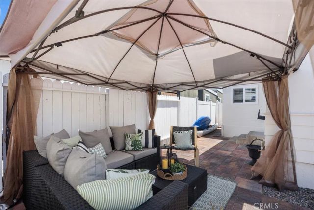 94 Yorktown, Newport Beach, CA 92660