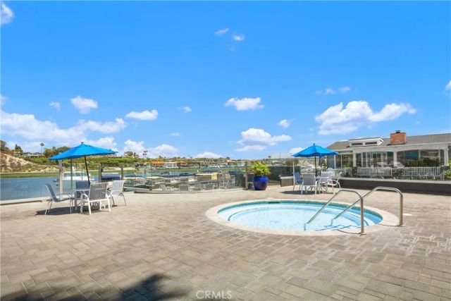 94 Yorktown, Newport Beach, CA 92660