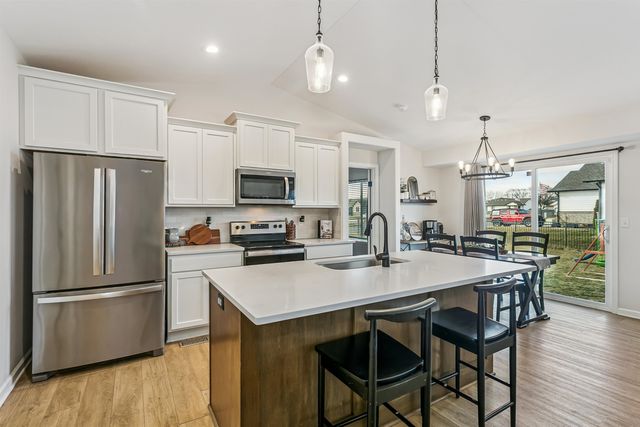 10530 W Wilkinson St, Maize, KS 67101