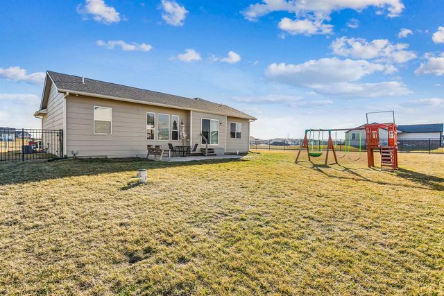 10530 W Wilkinson St, Maize, KS 67101