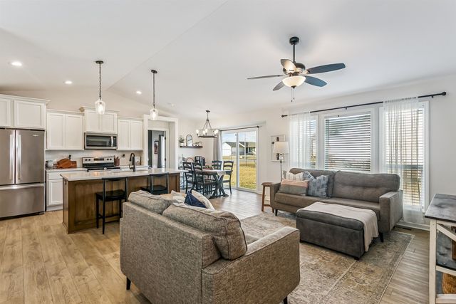 10530 W Wilkinson St, Maize, KS 67101