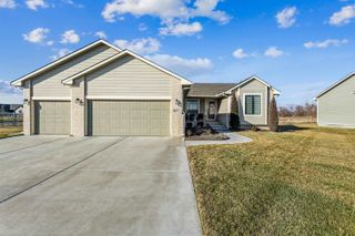 10530 W Wilkinson St, Maize, KS 67101