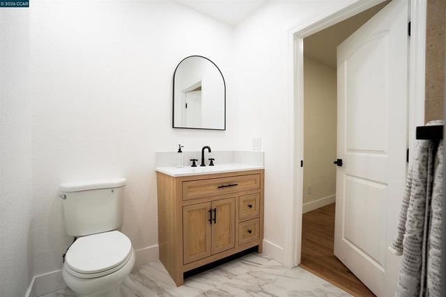 965 Arlington Ave, Oakland, CA 94608