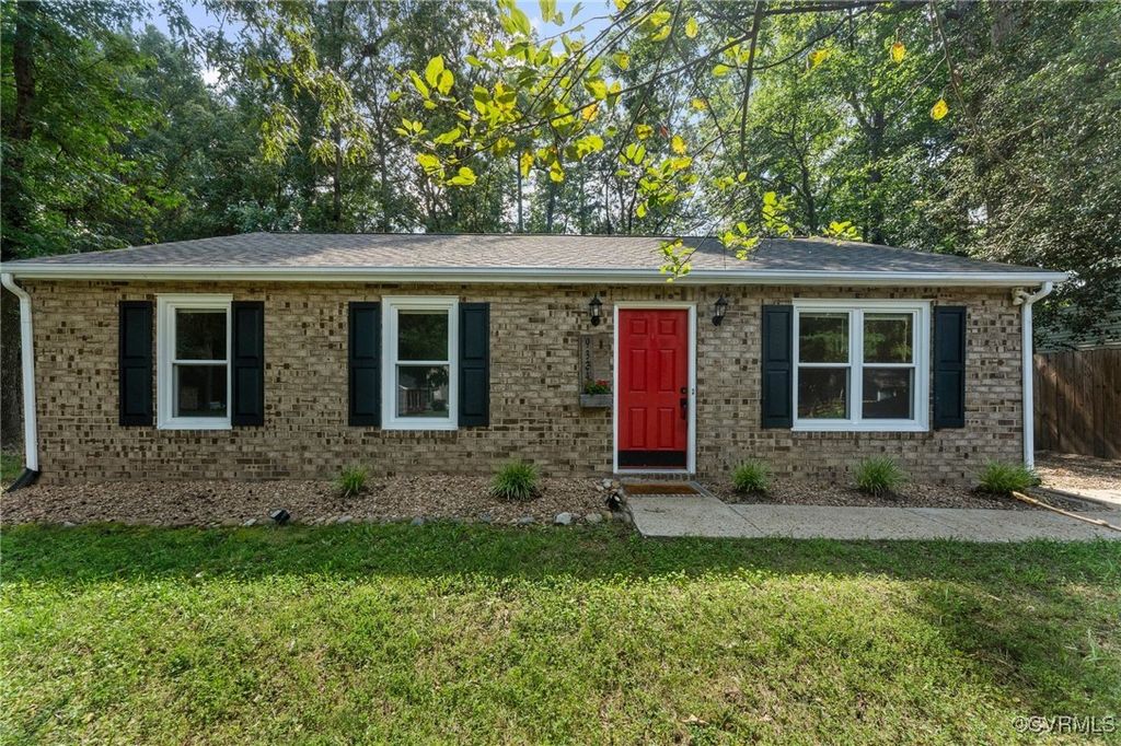 9324 Bent Wood Ln, North Chesterfield, VA 23237