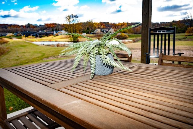 1655 ARNIES COURT, De Pere, WI 54115