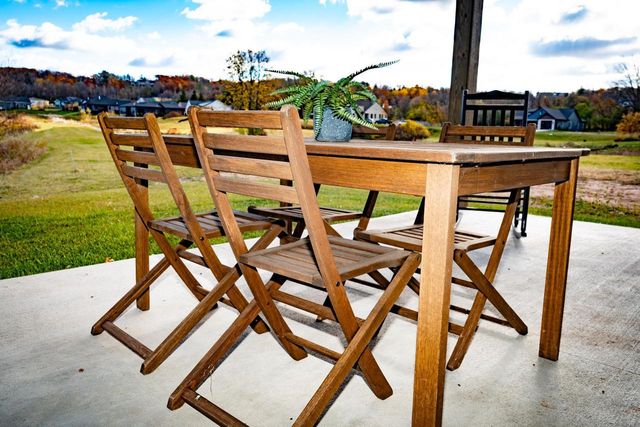 1655 ARNIES COURT, De Pere, WI 54115