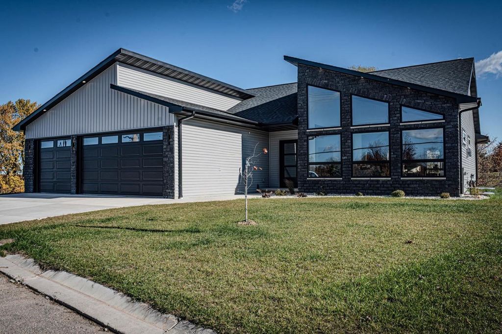 1655 ARNIES COURT, De Pere, WI 54115