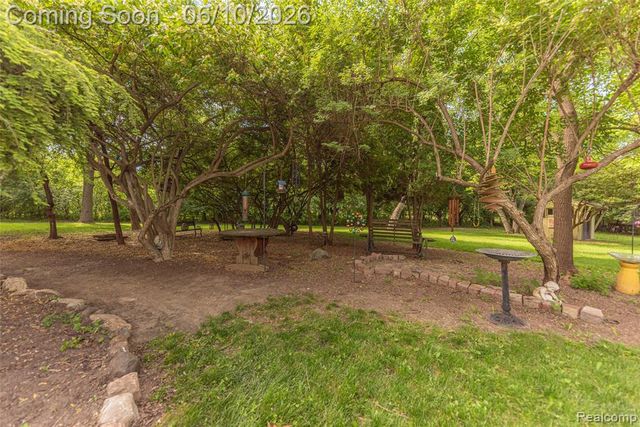 3887 Stonecrest Road, West Bloomfield, MI 48322