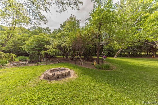 3887 Stonecrest Road, West Bloomfield, MI 48322