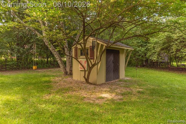 3887 Stonecrest Road, West Bloomfield, MI 48322