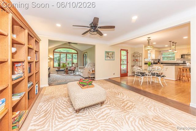 3887 Stonecrest Road, West Bloomfield, MI 48322