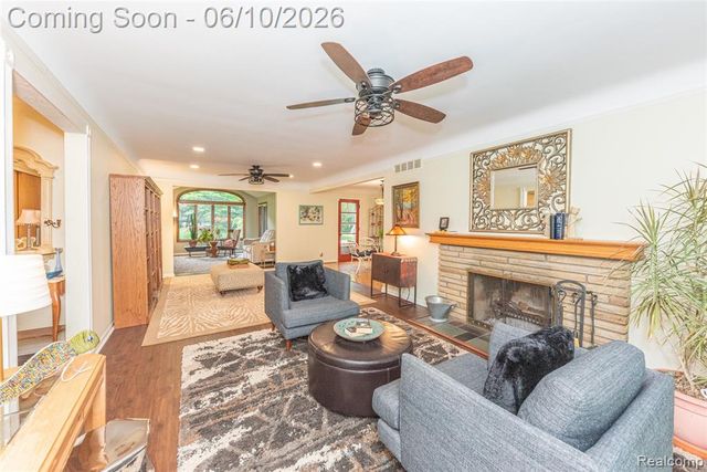3887 Stonecrest Road, West Bloomfield, MI 48322