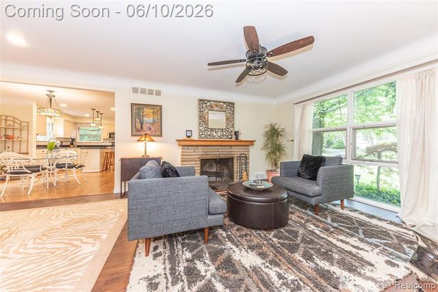 3887 Stonecrest Road, West Bloomfield, MI 48322