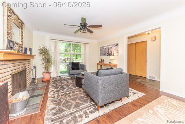 3887 Stonecrest Road, West Bloomfield, MI 48322