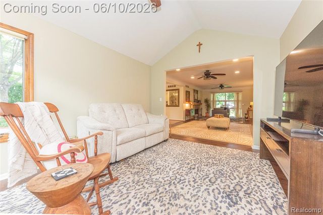 3887 Stonecrest Road, West Bloomfield, MI 48322