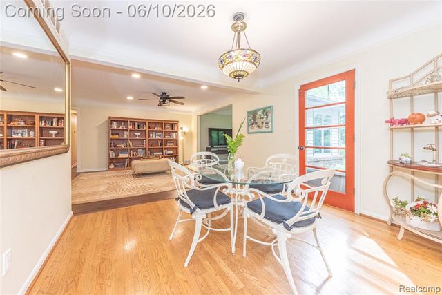 3887 Stonecrest Road, West Bloomfield, MI 48322