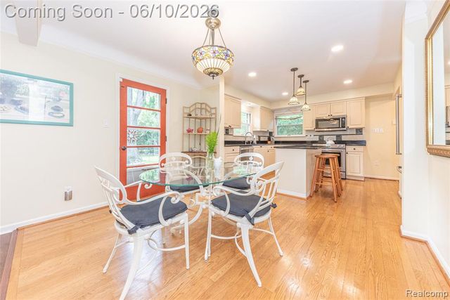 3887 Stonecrest Road, West Bloomfield, MI 48322