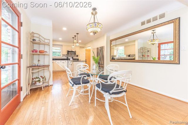 3887 Stonecrest Road, West Bloomfield, MI 48322