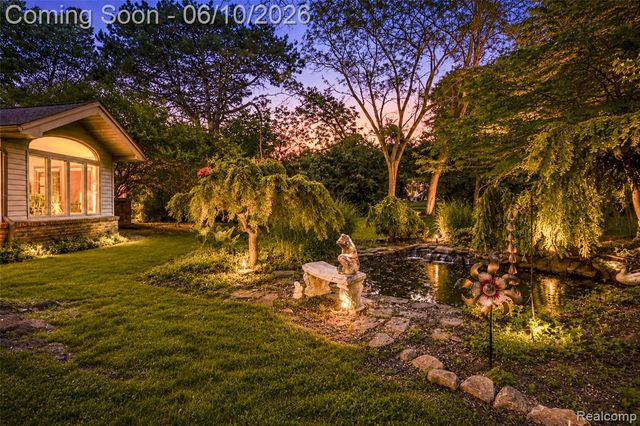3887 Stonecrest Road, West Bloomfield, MI 48322