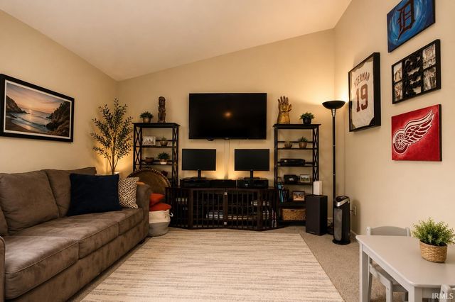 9518 Founders Way, Fort Wayne, IN 46835