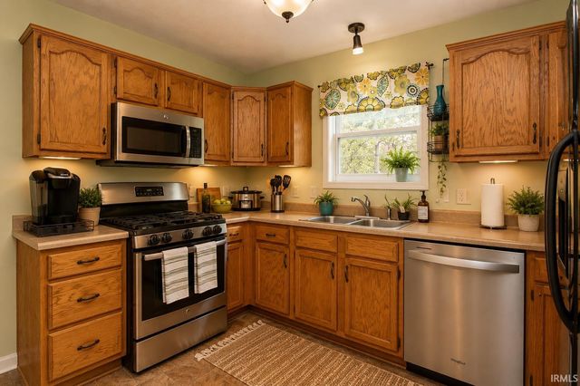 9518 Founders Way, Fort Wayne, IN 46835