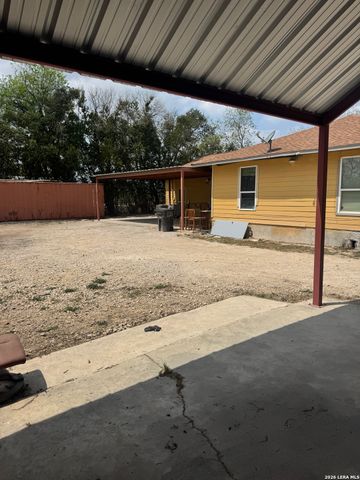 210 W Quill, San Antonio, TX 78228